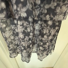 ASTR the Label MELLORIE FLORAL TIERED MAXI DRESS – NAVY GREY FLORAL – M Medium