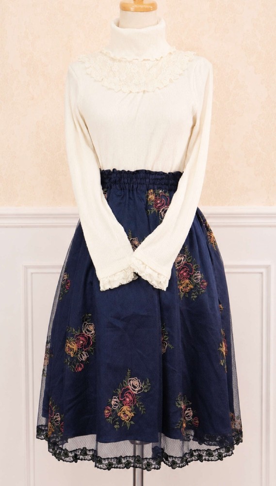 axes femme 2pc Set Beige Top & Navy Rose Embroidery Skirt Lolita 466 5023a