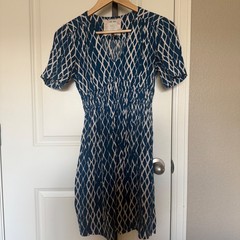 HD in Paris Anthropologie Archipelago Dress Smocked Waist Mini Sz 0Blue White