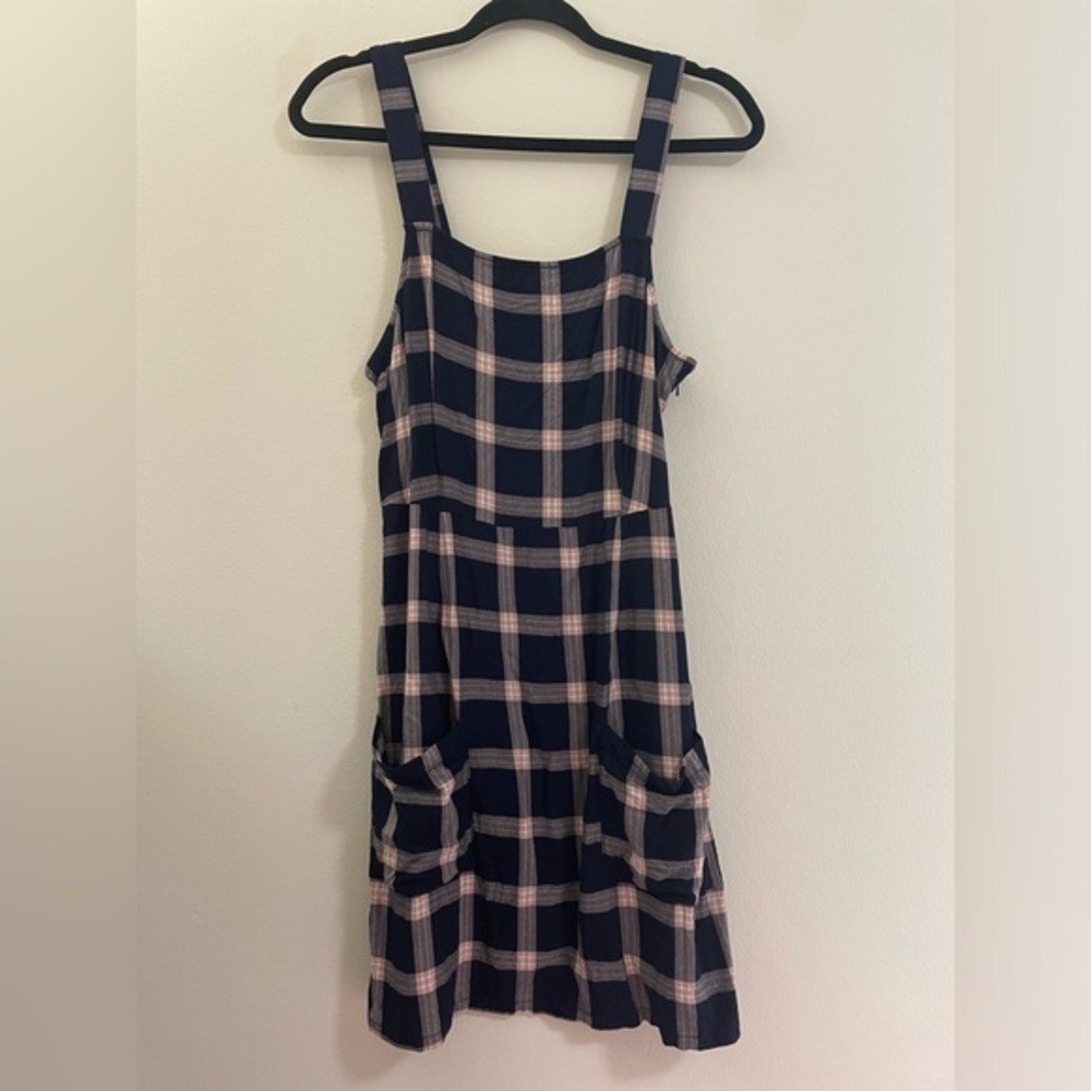 American Eagle Plaid Front Pocket Dress – M