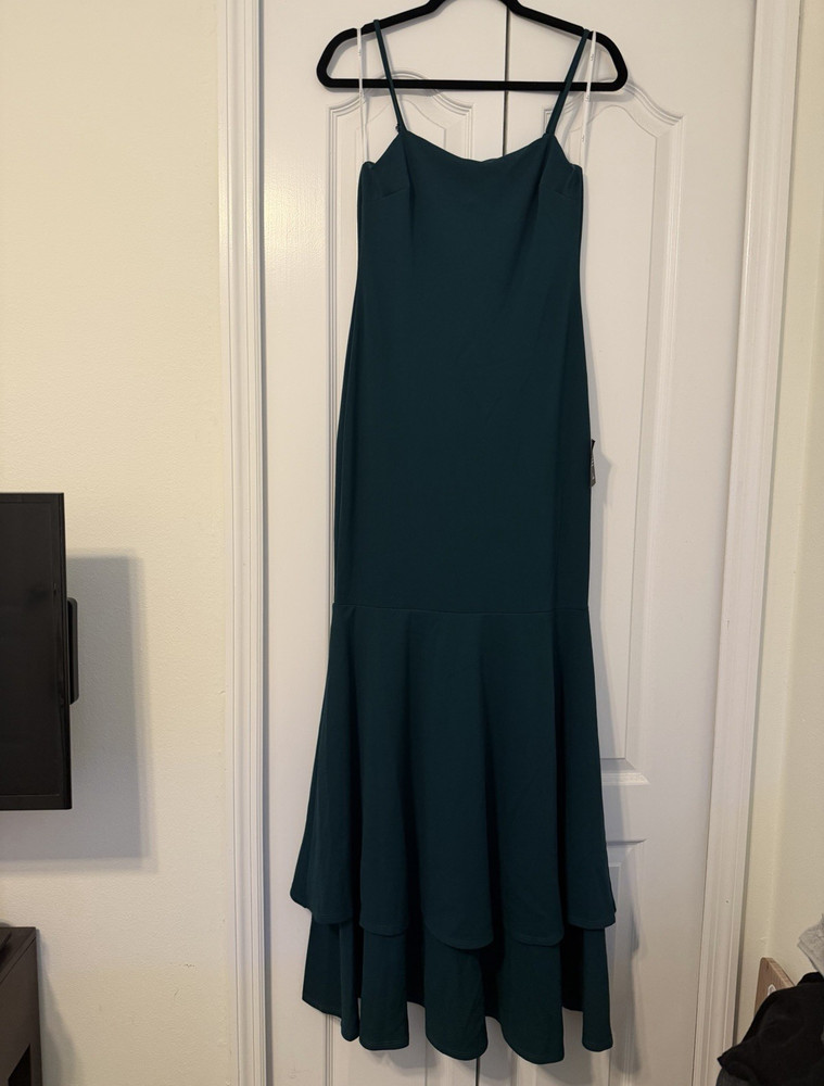 Lulus Green Solid Spaghetti Strap Scoop Neck Layered Maxi Dress Women&rsquo;s M
