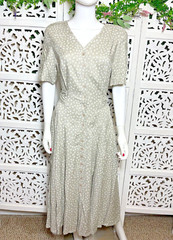 Vintage Together Women’s Missy Beige Dress Size 6 Rayon