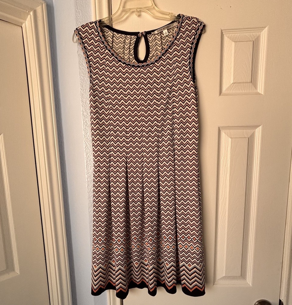 Max Studio A-Line Sleeveless Chevron Dress Sz L Keyhole Neckline