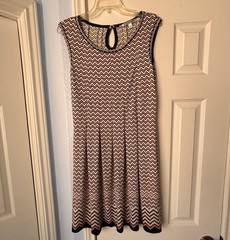 Max Studio A-Line Sleeveless Chevron Dress Sz L Keyhole Neckline