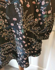 GLAMOROUS BLACK FLORAL PRINT FIT & FLARE SHORT DRESS SIZE 8 PETITE V-NECK LINED