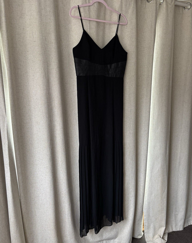 BCBGeneration Black Pleated V-Neck Maxi Dress 12 Adjustable Spaghetti Straps