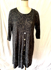 Chalet et Ceci USA Size Medium Jersey Knit Black with MOP Buttons Dress