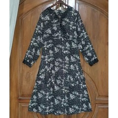 Women&rsquo;s Black Ruffled Gamis Dress with Off-White Pattern