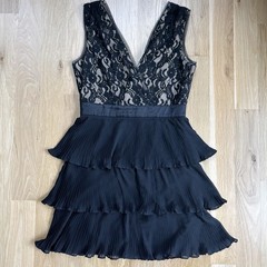 BCBG Paris Women’s Black Sleeveless Lace Multi-Tiered Pleated Party Dress Sz 6