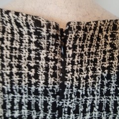 RALPH LAUREN Black white Ruched Ruffled Cuff Plaid Long Sleeve VNeck Size 8