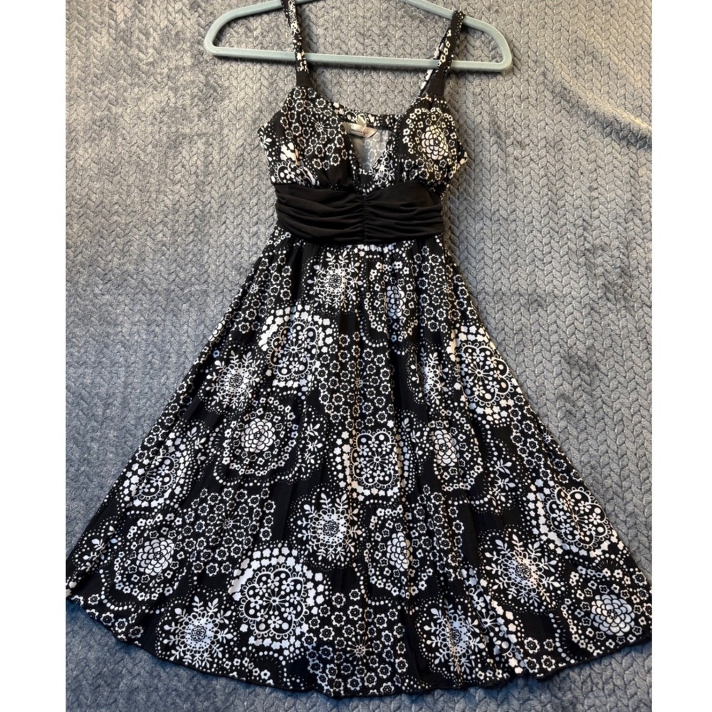Speechless Black White Floral Medallion Empire Waist Fit Flare Dress M Festival