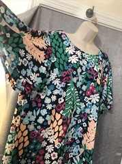 Kim Rogers curvy 2X Floral dress double short sleeve made in Cambodia Pre-owned.