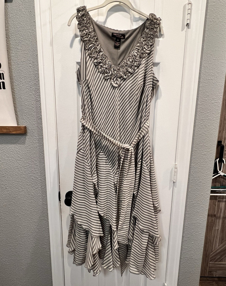 Signature by Robbie Bee Gray White Striped A-Line Dress 16W V-Neck Ruffle Zip