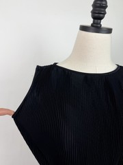 Vintage 60s Pleated Dress Womens Small Black Polyester Knit Sheath Minimal Mod