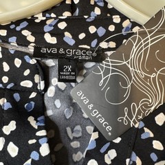 NWT- Ava & Grace Breast Pockets Silver Stud Accent Matching Buttons Button Down