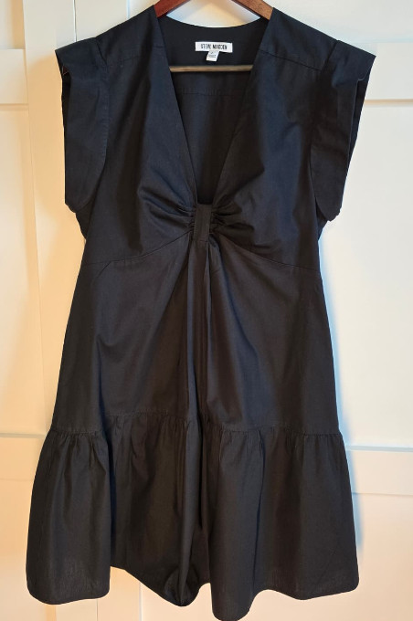 Steve Madden Women&rsquo;s Black Cotton Mini Dress Large Twist Front Ruffle Hem