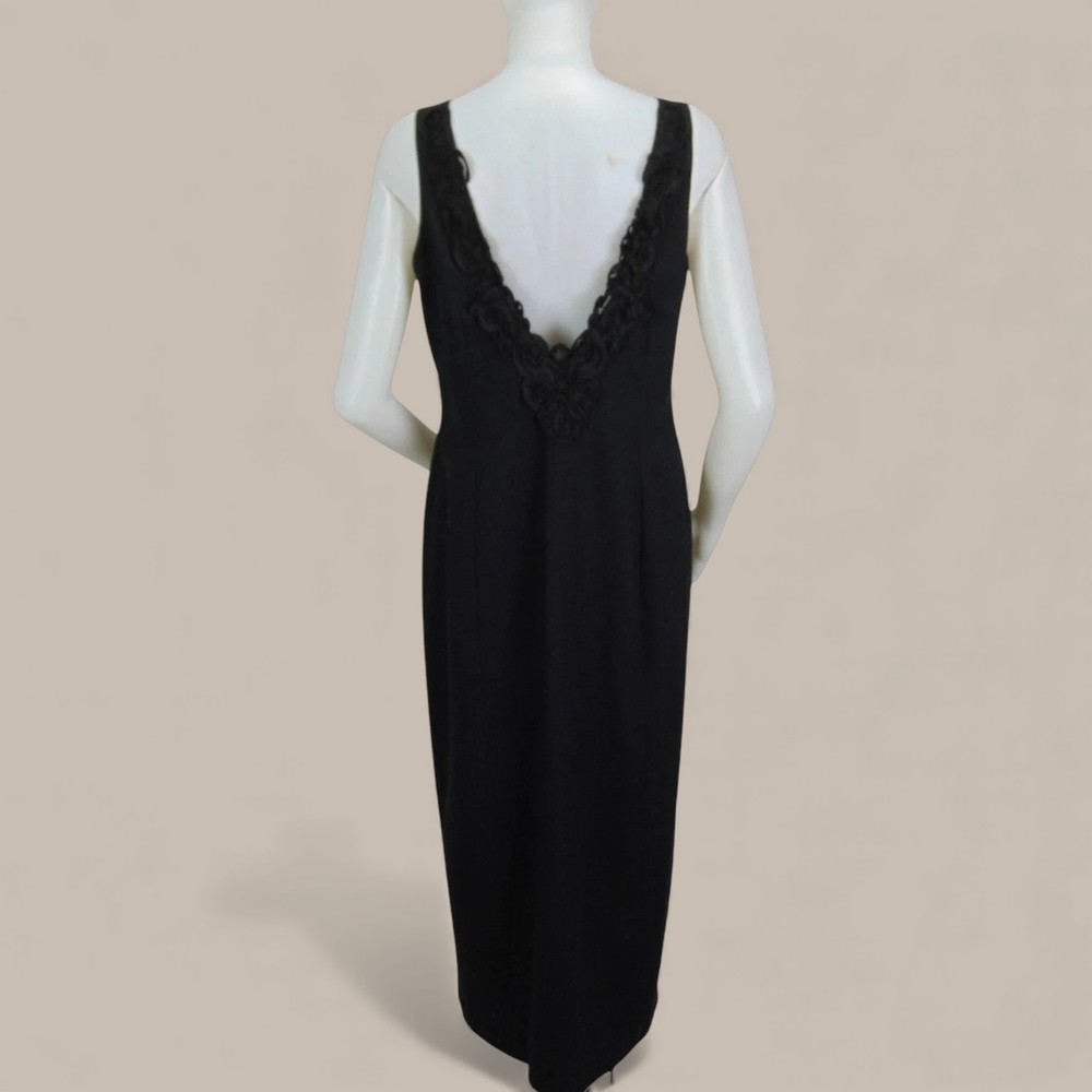 Laundry by Shelli Segal Black Maxi Gown Women’s 14 Rosette Appliqué V-Back