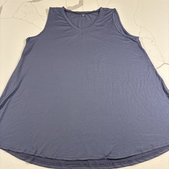 Lavender/light Purple Sleeveless V-Neck Women&rsquo;s Size 2xl