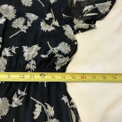 Lulus Black & White Floral Chiffon Mock Neck Flutter Sleeve Midi Dress M (156)