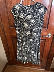 CHAPS DRESS-SIZE LARGE-Floral-CAP SLEEVES-STRETCH