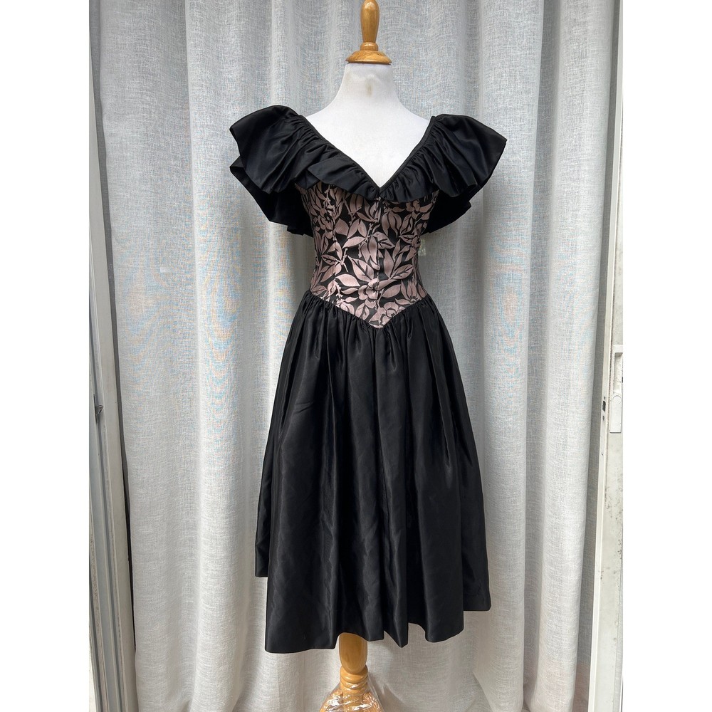 1990&rsquo;s TD4 by Eletra Ruffle Off Shoulder Sleeve Black Flaired Dress