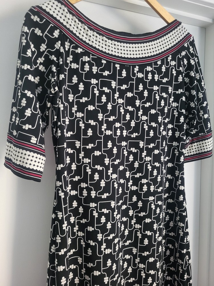 Max Edition Geometric Half Sleeve Sheath Dress Size Medium Lightweight Stretch