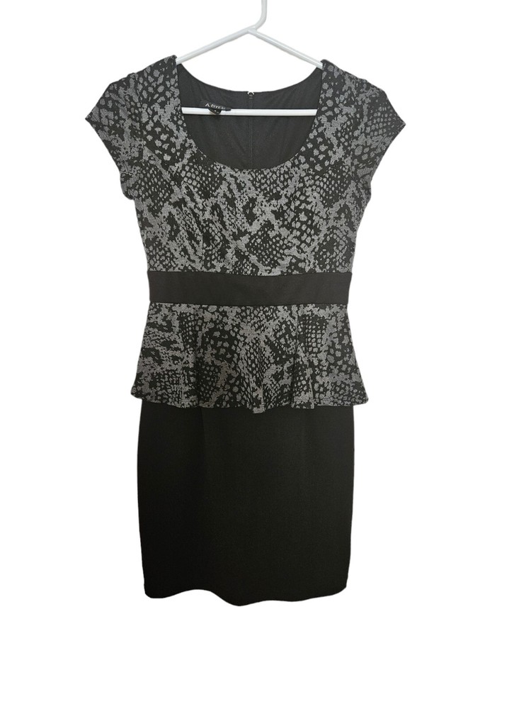 A. Buyer Dress Size 5 Black Peplum Business Casual Preppy Stretchy Excellent