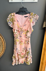 Tommy Hilfiger Dress Size 6 Floral Chiffon Pink Ruffle Wedding Feminine Romantic