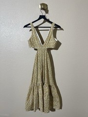 HoliChic Elegant Yellow Patterned Dress No size tag or material composition