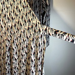 Bass Giraffe Wrap Midi Long Sleeve V-Neck Stretchy Ivory Blue Dress NWT Sz XL