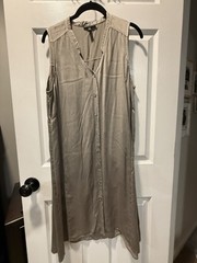 Excellent Pre-loved Eileen Fisher Charmeuse Mandarin V Neck, Sz M 100% silk