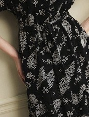 Women’s Black & White Paisley Midi Shirt Dress Short Sleeve Tie Waist BohoCasual