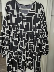 Women&rsquo;s Geometric Dress Long Puffy Sleeve Size XL Black White