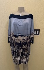 BCBGMAXAZRIA Size Medium Architecture Print Batwing/Dolman Sleeve Tunic Dress