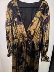 SHEIN Soft Gold and Black Long Sleeve Dress 80s Style Cuffed Elbow V Neck