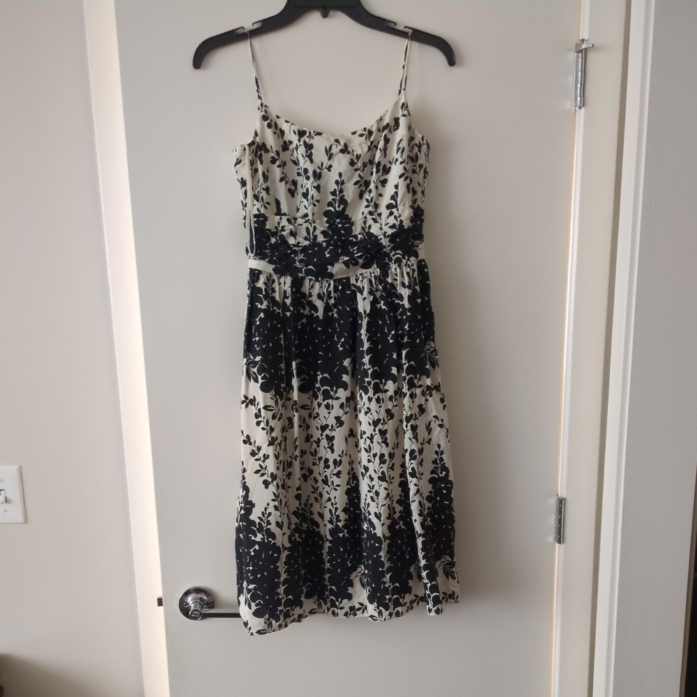 Ann Taylor Sz 2 Silk Dress Floral Black White Sleeveless Fit Flare Side Zipper