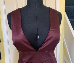NEW LOOK Satin Burgundy Short Pencil Dress. Deep Plunging V neck. SIZE 12 BNWOT