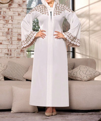 Middle Eastern Abaya – Elegant Modest Wear, With Tags