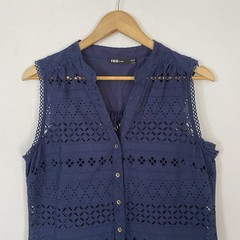 INA Size Medium Sleeveless Shift Pull Over Shirt Dress Navy Blue Eyelet Lined