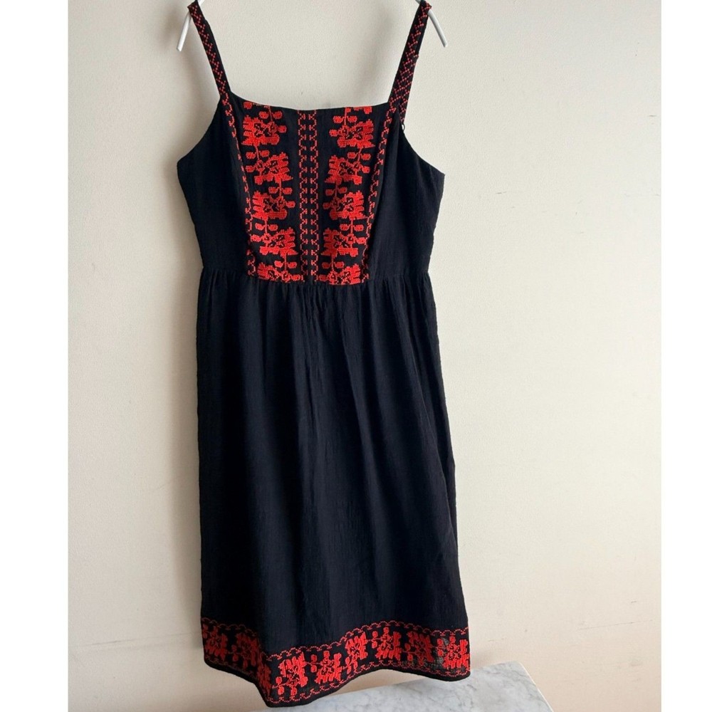 Black cotton gauze dress w/ red cross-stitch embroidery – modcloth – Size M