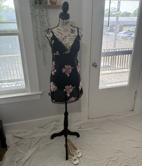 Oscar de la Renta Vintage Pink Label Black Floral Lace Slip Adjustable Straps M