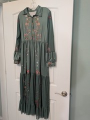 🌿 Green Floral Maxi Dress | M/L | 16” PTP | GUC