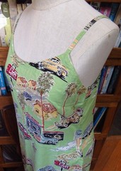 Vtg Weekend Traffic Sundress Women&rsquo;s M Green Rayon Route 66 Woodies Classic Cars