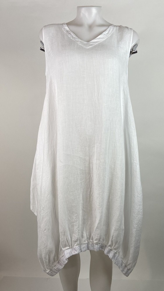 Match Point Small White Linen Elastic Hem Sleeveless Dress Layered Back Pockets