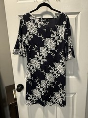 Ronnie Nicole Dress, Size Small, Embossed texture, 3/4 sleeves, knee length