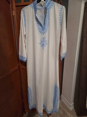 Neiman-Marcus Maxi White/Blue Moraccan Embroidered Kaftan Medium