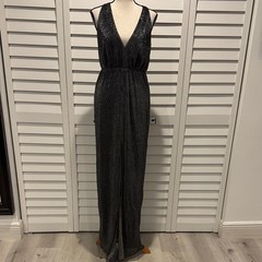 Halston Heritage Metallic Silver & Black Evening V-Neck lined Dress. size 2