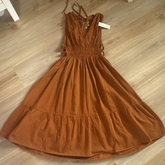 Speed Limit Brown Solid V-Neck Sleeveless Smocked Waist Woven Rayon Midi M