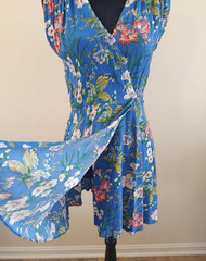 Yumi Kim Women&rsquo;s Blue Sleeveless Floral Print Sleeveless Wrap Mini Dress Size M