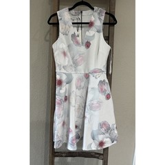 Ted Baker Emleey V-Neck Printed Skater Dress Floral Natural Size 2 NEW